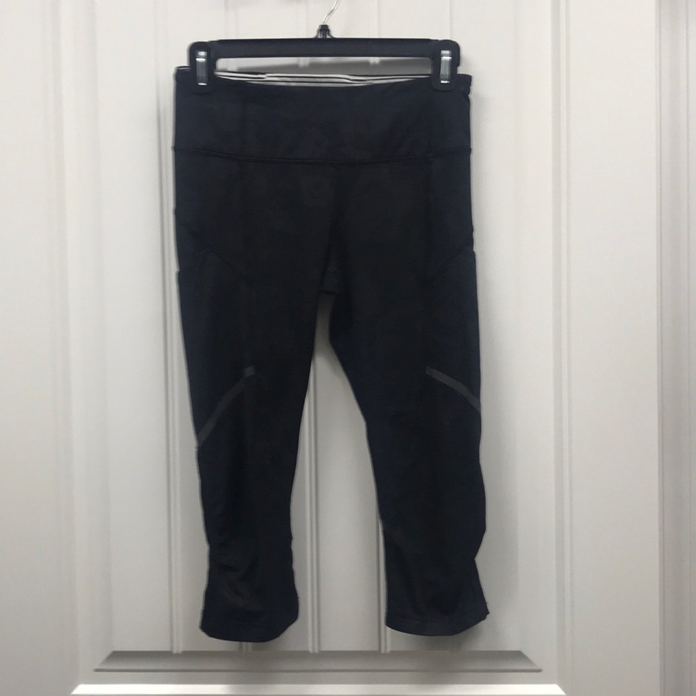Lulemon crop pant. Blk sz 4